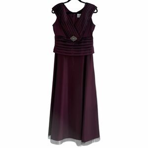 David's Bridal MOB Sleeveless Pleated V-Neck Maxi Dress in Plum